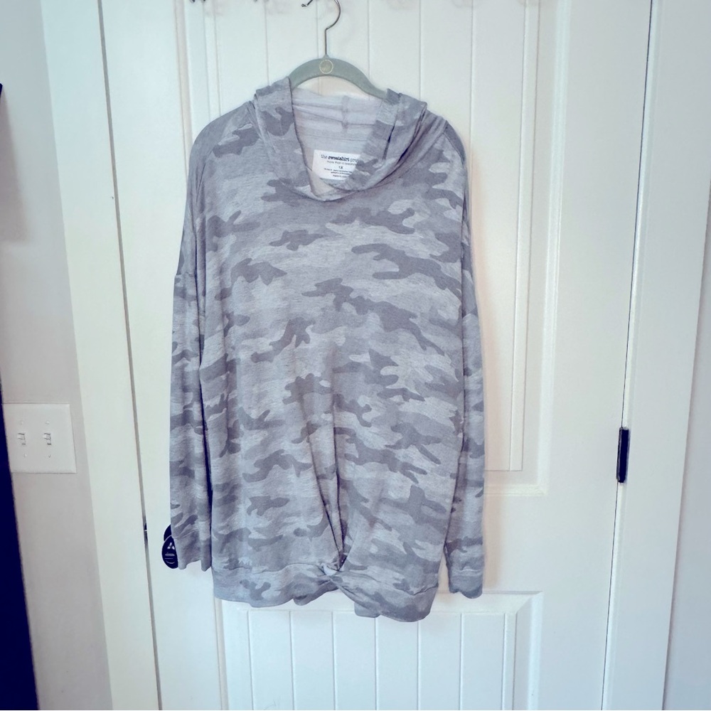 The Sweatshirt Project light hoodie size 1X like new condition